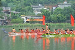 [Video] Khai hội mùa Thu Côn Sơn - Kiếp Bạc 2014