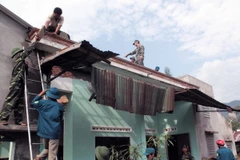 [Video] Lốc xoáy làm sập và tốc mái hơn 30 ngôi nhà ở Hậu Giang