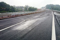 [Video] Vết nứt trên cao tốc Nội Bài-Lào Cai: Phản hồi từ VEC