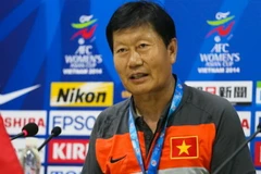 Trò "phơi áo" 4 bàn không gỡ, ông Trần Vân Phát vẫn mừng