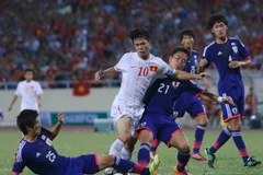 [Photo] Đêm U19 Việt Nam bại trận, Công Phượng đã ở đâu?