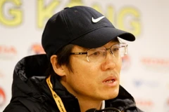 HLV Hong Kong: Chúng tôi tôn trọng bóng đá Việt Nam