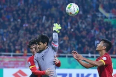 [Photo] Nỗ lực tuyệt vọng của Công Vinh và trái đắng cho Việt Nam