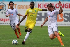 Hà Nội T&T trở lại, ngôi đầu V-League chia thế "chân vạc" 