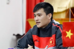 Công Vinh nhận băng đội trưởng tuyển Việt Nam sau 5 năm chờ đợi