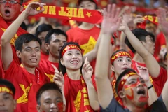 [Photo] Ký ức AFF Cup 2008 tràn về trong đêm Mỹ Đình rực lửa