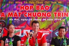 20 ngàn người xem trình diễn motor mạo hiểm tại Quần Ngựa