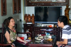 Mẹ cầu thủ Mạnh Dũng: Chưa từng phải trả nợ thay con