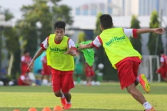 Mệt nhoài vì Nhật Bản, U19 Việt Nam bày trò thi chạy 