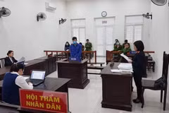 Bị cáo Trần Văn Phương trong phiên tòa xét xử vụ mua bán thận. (Ảnh: Kim Anh/Vietnam+)