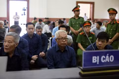 Các bị cáo tại phiên tòa sáng 22/4/2019. (Ảnh: Thành Chung/TTXVN)