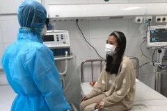 Bệnh nhân N.T.T đang cách ly và điều trị tại Bệnh viện đa khoa tỉnh Thanh Hóa. (Ảnh: Hoa Mai/TTXVN)