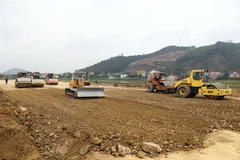 Thi công dự án đường bộ cao tốc Bắc-Nam phía Đông. (Nguồn: TTXVN)