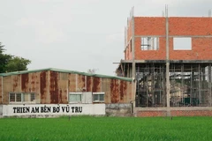 [Video] Dư luận dậy sóng vì những lùm xùm tại 'Tịnh thất Bồng Lai'