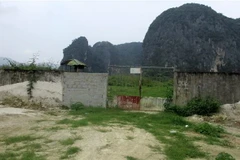 Dự án xây dựng nhà máy ximăng Thanh Sơn xã Thúy Sơn, huyện miền núi Ngọc Lặc, tỉnh Thanh Hóa vẫn chưa hoàn thành và đã ngừng thi công. (Ảnh: Nguyễn Nam/TTXVN)