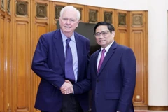 Thủ tướng Phạm Minh Chính tiếp ông Thomas Vallely, Giám đốc Chương trình Việt Nam tại Đại học Harvard. (Ảnh: Dương Giang/TTXVN)