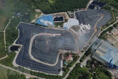 Khu xử lý chất thải rắn Xuân Sơn nhìn từ trên cao. (Ảnh: Văn Hòa/TTXVN phát)