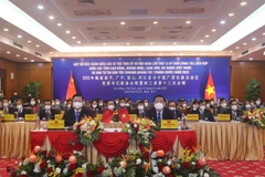 Hội nghị trực tuyến Gặp gỡ đầu Xuân giữa các Bí thư Tỉnh ủy Cao Bằng, Lạng Sơn, Quảng Ninh, Hà Giang và Khu tự trị dân tộc Choang Quảng Tây (Trung Quốc) tại điểm cầu Cao Bằng. (Ảnh: Chu Hiệu/TTXVN)