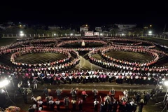 Màn đại xòe tại Yên Bái năm 2021. (Ảnh: Thanh Hà/TTXVN)