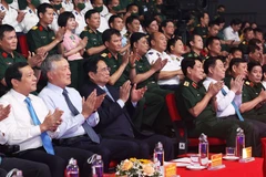 Thủ tướng Phạm Minh Chính và các đại biểu dự chương trình 'Khát vọng đại dương xanh.' (Ảnh: Dương Giang/TTXVN)