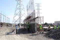 Các đơn vị thi công xuyên tết tại công trường Trạm biến áp 500kV Vân Phong, tỉnh Khánh Hòa. (Nguồn: EVN)