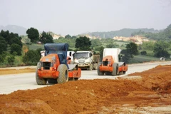 Thi công cao tốc Bắc-Nam phía Đông. (Ảnh: Việt Hùng/Vietnam+)