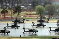 Trực thăng được triển khai tại Trại Humphreys, căn cứ quân sự của Mỹ ở Pyeongtaek, cách Seoul (Hàn Quốc) khoảng 70km ở phía Nam. (Ảnh: Yonhap/TTXVN)