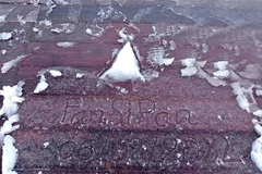 Băng tuyết xuất hiện trên đỉnh Fansipan sáng 6/2. (Ảnh: Quốc Khánh/TTXVN)