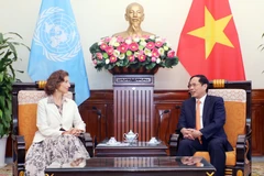 Bộ trưởng Ngoại giao Bùi Thanh Sơn tiếp Tổng Giám đốc UNESCO Audrey Azoulay. (Ảnh: Lâm Khánh/TTXVN)