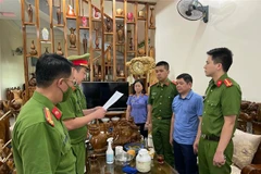 Khởi tố vụ án, khởi tố bị can và lệnh bắt tạm giam đối với Lò Văn Chiến - Trưởng Khoa Dược Bệnh viện Đa khoa tỉnh Sơn La về hành vi nhận hối lộ. (Ảnh: TTXVN)