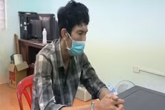 Đối tượng Cương tại cơ quan công an. (Ảnh: TTXVN phát)
