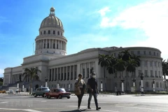 Người dân trên đường phố ở La Habana, Cuba. (Nguồn: AFP/TTXVN)
