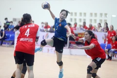 Pha ghi bàn của cầu thủ Hà Thị Hạnh (số 7, Việt Nam). (Ảnh: Thế Duyệt/TTXVN)