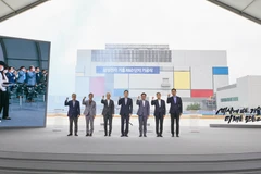 Đại biểu dự lễ khởi công khu tổ hợp rộng 109.000m2 trong quận Giheung, thành phố Yongin, Hàn Quốc. (Nguồn: Samsung)