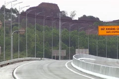 Cao tốc Vân Đồn-Móng Cái. (Ảnh: Văn Đức/TTXVN)