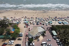 Các bãi tắm biển, điểm nghỉ dưỡng, vui chơi, giải trí tại Bà Rịa-Vũng Tàu thu hút rất đông người dân và du khách trong dịp Tết. (Ảnh: Huỳnh Ngọc Sơn/TTXVN)