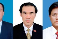 Từ trái qua: Nguyễn Xuân Thanh, Giám đốc Sở Tài nguyên và Môi trường tỉnh Bắc Ninh; Nguyễn Văn Hải, nguyên Giám đốc Sở Tài chính Bắc Ninh; Mầu Quang Thắng, Phó Ban Quản lý các khu công nghiệp tỉnh Bắc Ninh. (Ảnh: TTXVN phát)