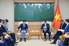 Phó Thủ tướng Thường trực Phạm Bình Minh tiếp Thống đốc tỉnh Gunma, Nhật Bản Yamamoto Ichita. (Ảnh: Minh Đức/TTXVN)