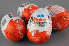 Trứng chocolate Kinder Surprise. (Nguồn: Sky News)