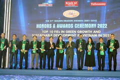 Các doanh nghiệp được vinh danh Top 10 Golden Dragon Awards. (Ảnh: Mỹ Phương/TTXVN)
