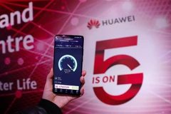 Mạng điện thoại 5G được giới thiệu tại London, Anh, ngày 28/1/2020. (Ảnh: THX/TTXVN)