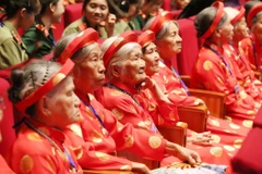 Các mẹ Việt Nam anh hùng trong buổi Gặp mặt. (Ảnh: Anh Tuấn/TTXVN)