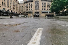 Cảnh vắng vẻ tại quảng trường Nelson Mandela ở Johannesburg, Nam Phi ngày 22/3/2020, trong bối cảnh dịch COVID-19 lan rộng. (Ảnh: THX/ TTXVN)