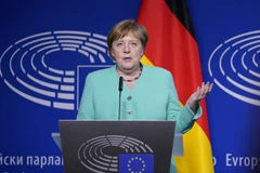 Thủ tướng Đức Angela Merkel phát biểu trước Nghị viện châu Âu tại Brussels, Bỉ ngày 8/7/2020. (Ảnh: AFP/TTXVN)