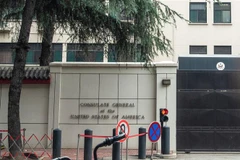 Quang cảnh bên ngoài Tổng lãnh sự Mỹ tại thành phố Thành Đô, tỉnh Tứ Xuyên, Trung Quốc ngày 23/7/2020. (Ảnh: AFP/TTXVN)