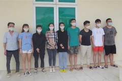 Những người nhập cảnh trái phép vào Việt Nam bị bắt giữ tại đồn biên phòng Chi Ma, Lạng Sơn. (Ảnh: TTXVN phát)