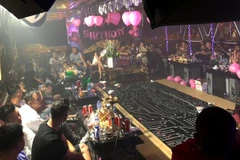 TP.HCM: Kiểm tra 2 quán karaoke, phát hiện 87 người dương tính