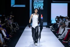 [Photo] 'The new black’: Bộ sưu tập cực ngầu cho thời trang đường phố