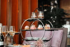 Với mỗi set trà chiều được bán ra trong tháng Mười, thực khách đã ủng hộ tới 60.000 cho Quỹ Ngày mai tươi sáng. (Ảnh: CTV)