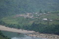 Sau khi tái định cư, sẽ có 9 bản của xã Tà Mít thành bản hoang (Ảnh: Chí Bách/Vietnam+)